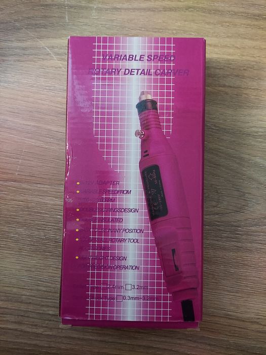 Лампа и пила за маникюр