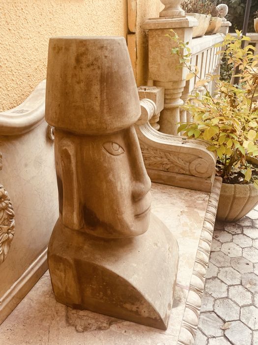 Statueta din ceramica stil Moai