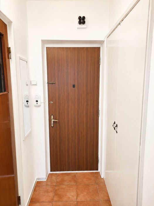 Garsoniera Titan de închiriat!