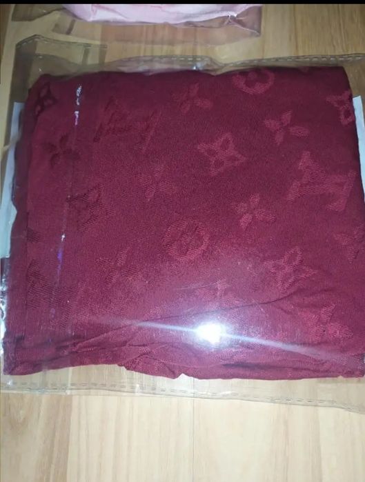 Янги тайёр хижоб ру́моллар х.б материалдан