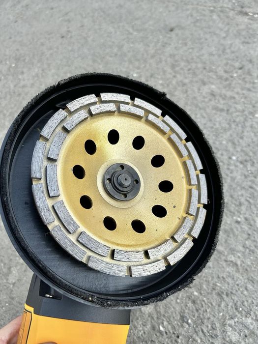 Машина за шлайфане на бетон и мазилки