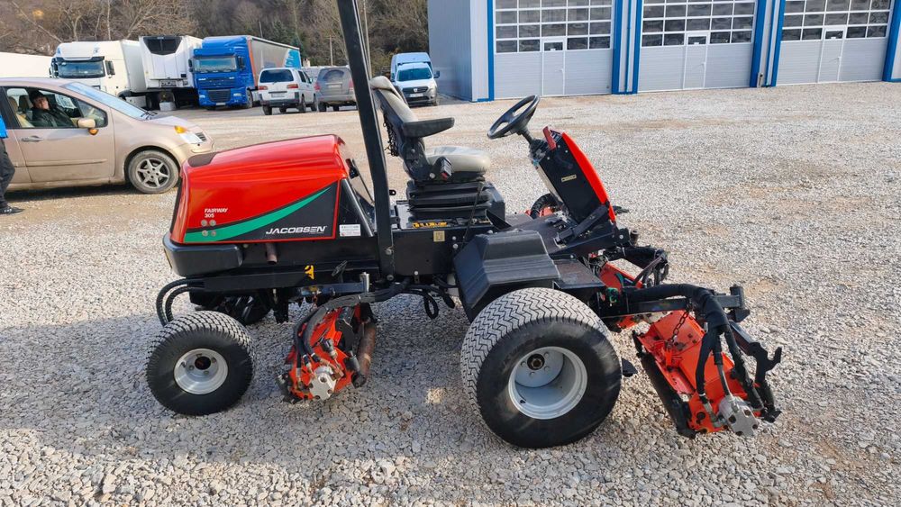 Шпинделна косачка Jacobsen Fairway 305 за стадиони и голф игрища