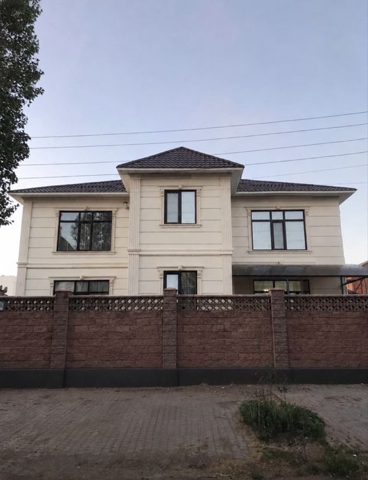 Продам коттедж и общежитие