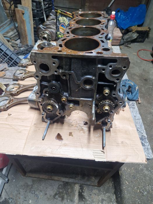 Двигатель 2tr-fe в разбор. Есть блок, коленвал и т.д