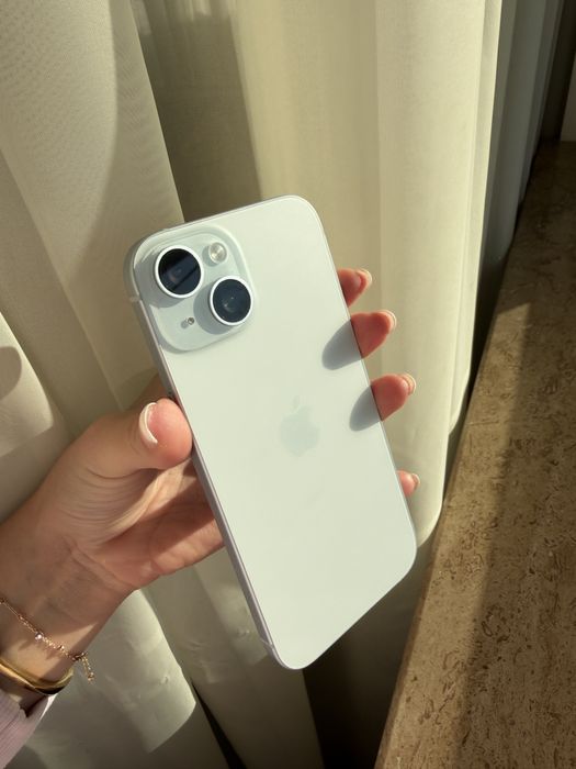 Продавам iphone 15