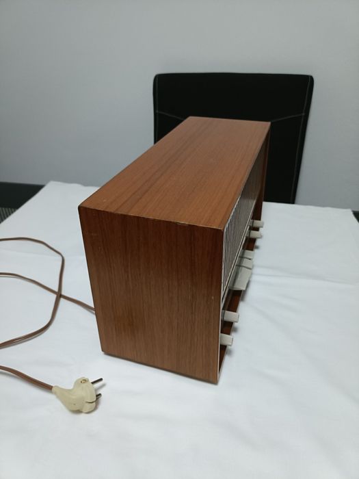 Radio pe lampi Loewe