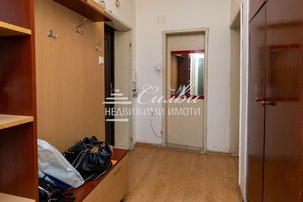 Продава се Двустаен апартамент в Шумен, Център - 50 кв.м за 1785 €/кв.м - Снимка #8