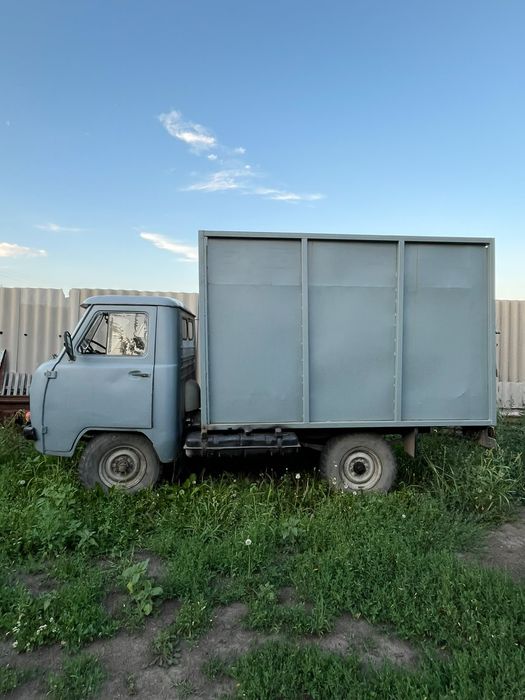 Продам УАЗ бортовой