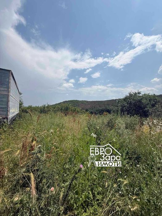 Имот за продажба на главния път към село Малка Верея