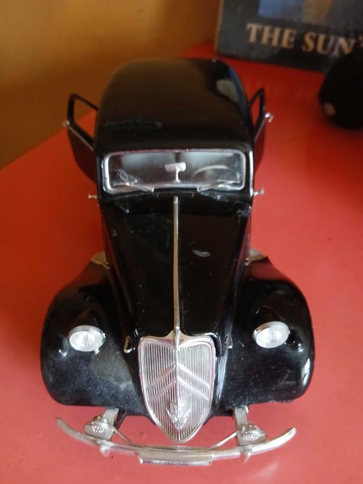 Vând Macheta Auto Citroën 15CV (1952) – Scara 1:18, Maisto