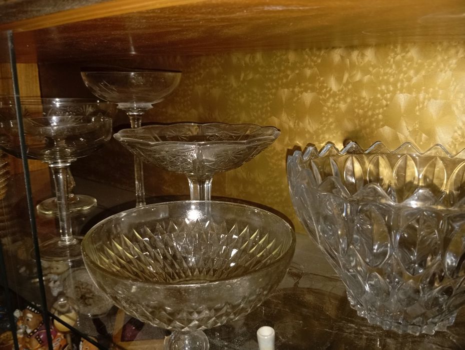 Конфетницы и под фрукты на ножке советские