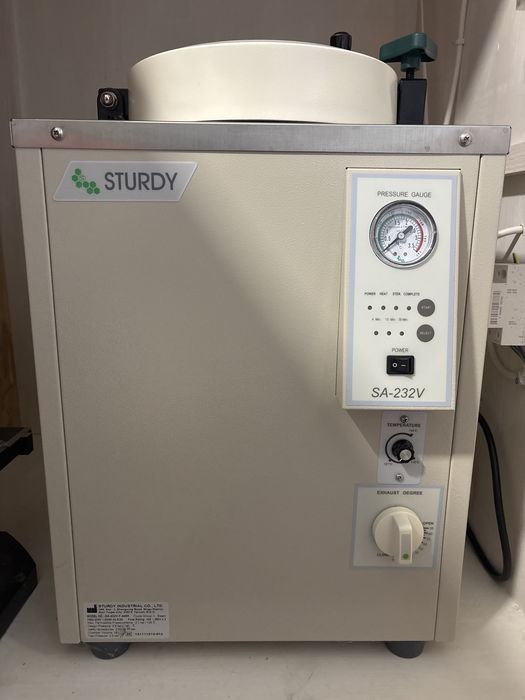 Autoclav STURDY SA-232V 16L – stare impecabilă