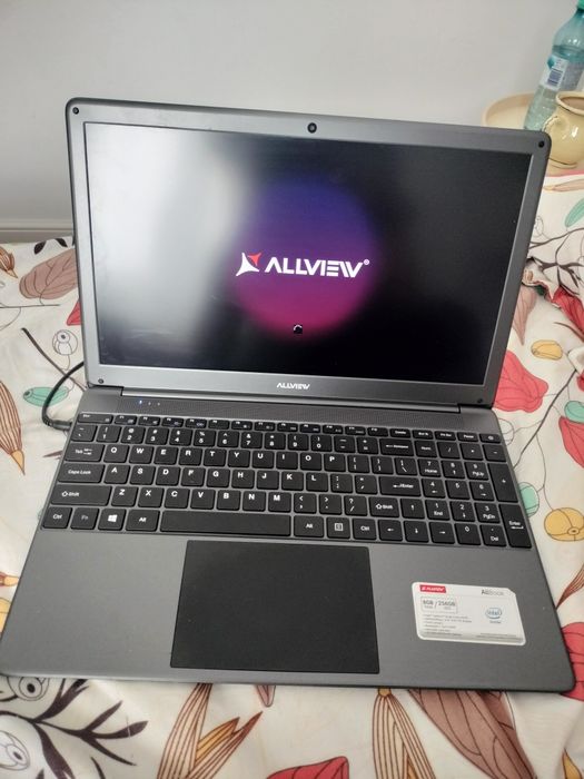 Vând laptop Allview