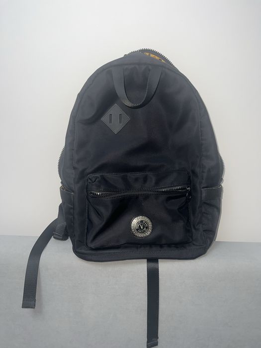 Рюкзак бу среднего размера