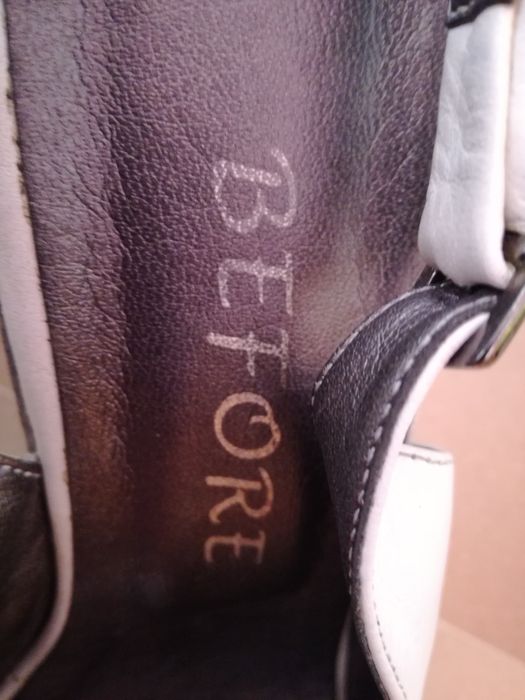 Кожаные босоножки