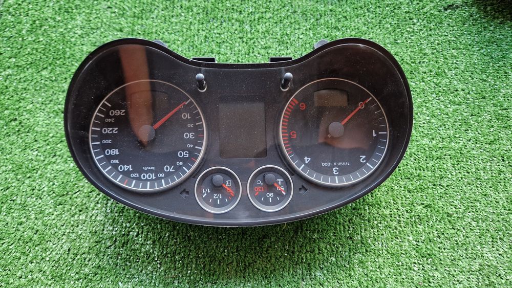 Ceasuri bord Audi A3 8P 2.0 tdi, Manual, cod 8P0920931E
