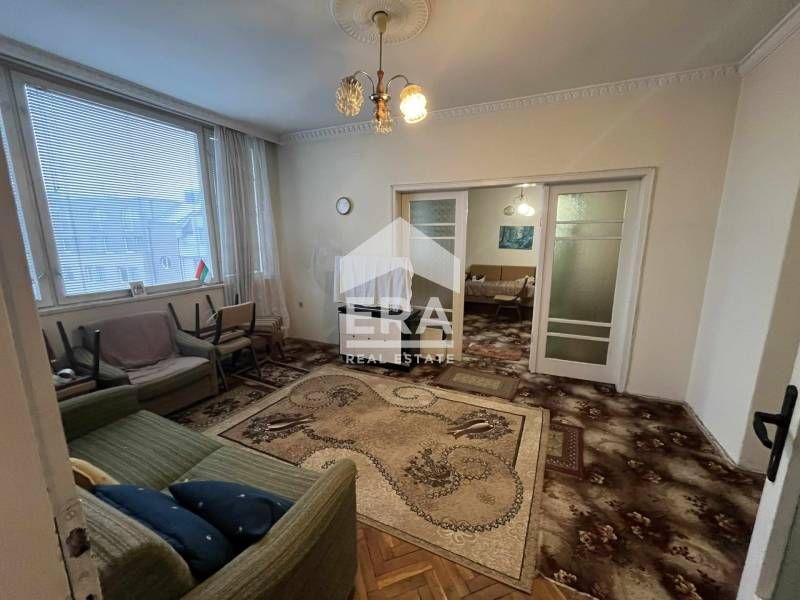 Продава се Тристаен апартамент в Варна, Център - 54 кв.м за 2686 €/кв.м - Снимка #3