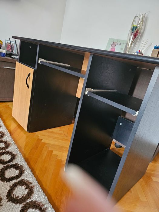 Birou de calculator sh