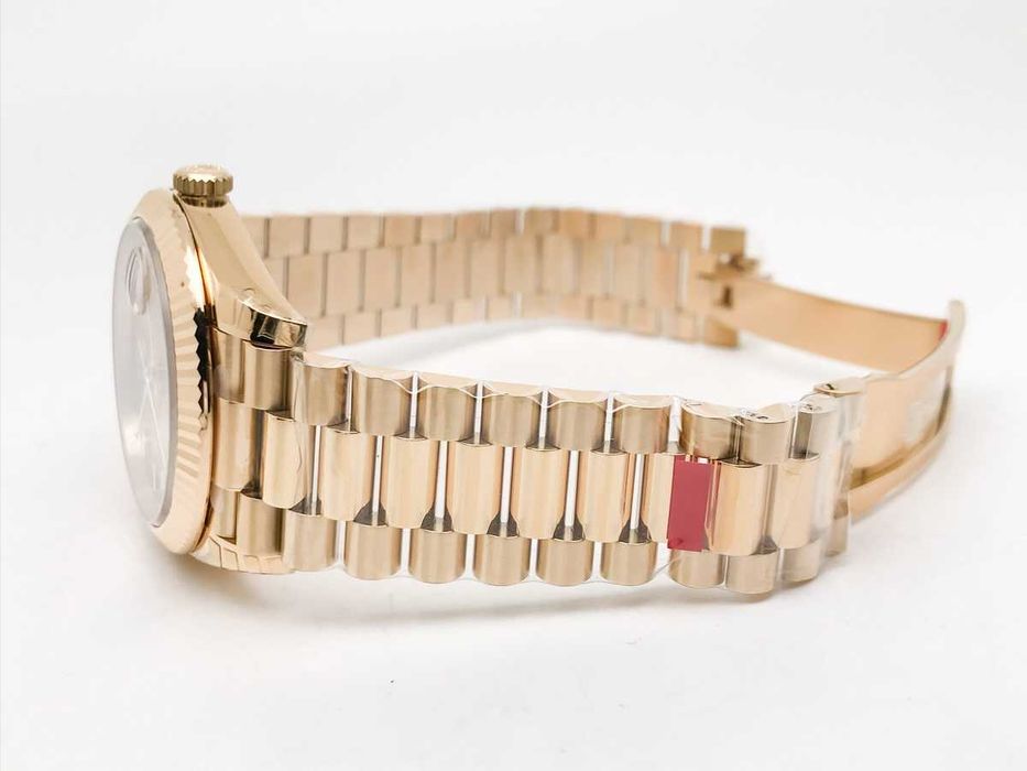 Rolex Day-Date 40mm Fluted Bezel Yellow Gold Roman Dial President – реални снимки