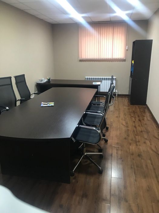 Офис  140 квм . Ул Нукусс - Эльбек   .