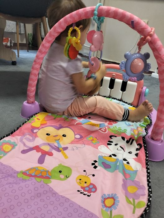Забавна, образователна, музикална бебешка гимнастика Fisher Price