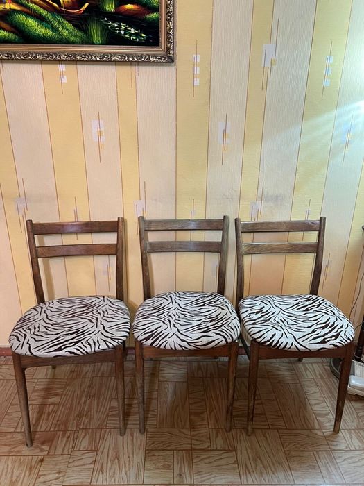 Продам стулья деревянные.