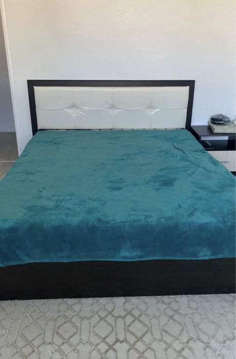 Продам спальную гарнитуру