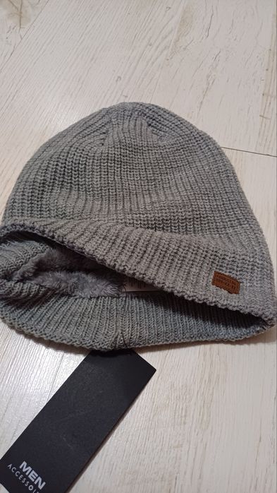 Зимни коледни шапки