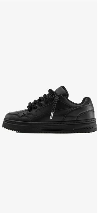 Adidasi pull&bear