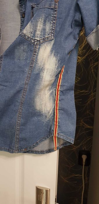 Продавам суичър на марката MAT и летни рокли