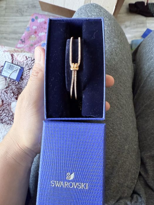 Продается Браслет Swarovski