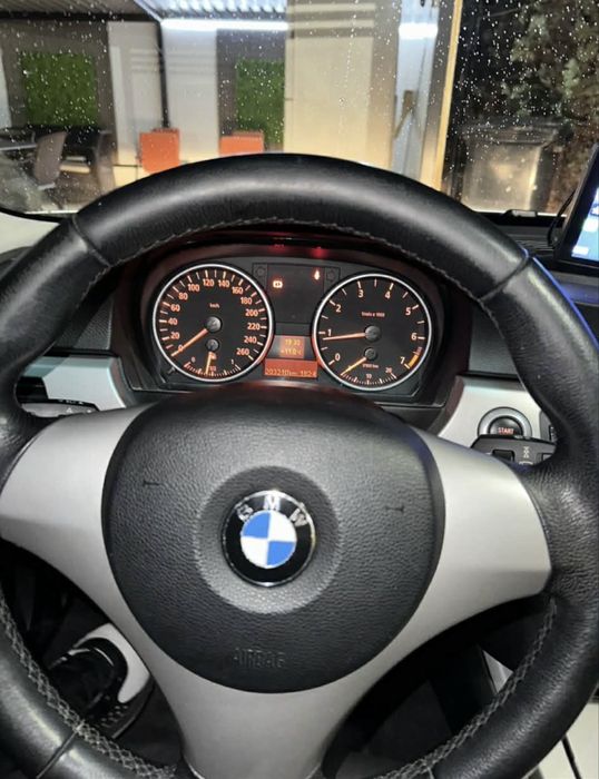 BMW 320i anul 2006