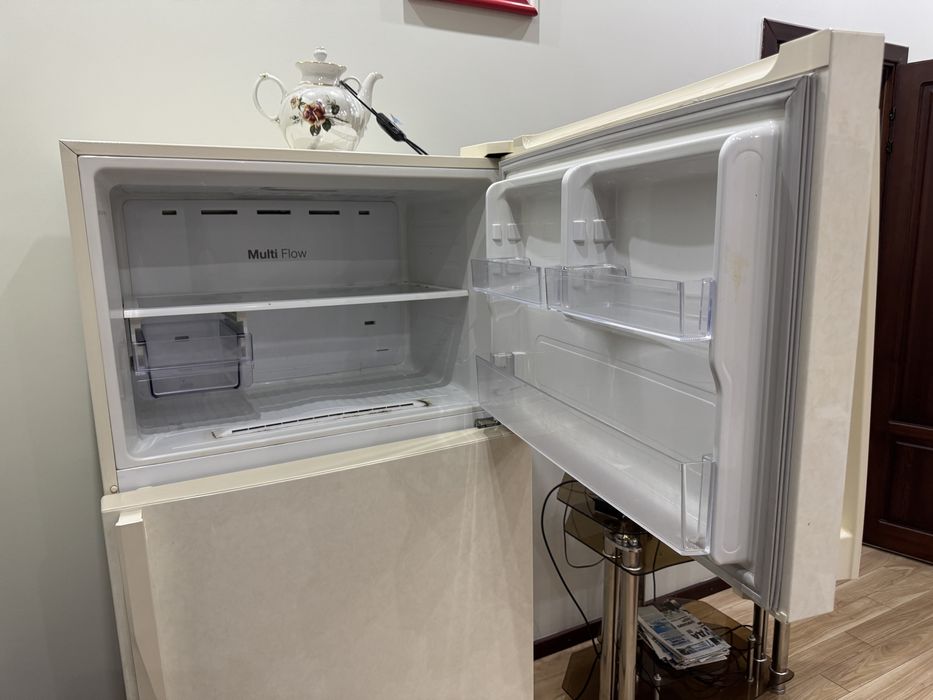 Холодильник Samsung