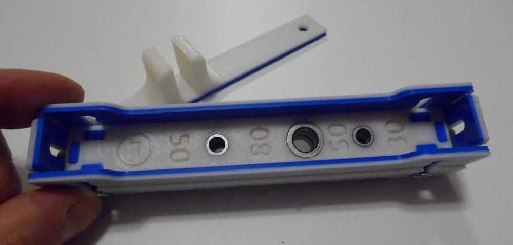 Sablon mobila plastic ericsoane (2x 5mm) si dibluri lemn (1x 8mm)