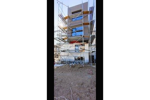 Тристаен апартамент в кв. Виница, гр. Варна ТЕ