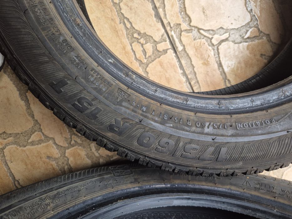 Vând cauciucuri 175/60/15 M+S 2 buc imp Germania//Semperit//