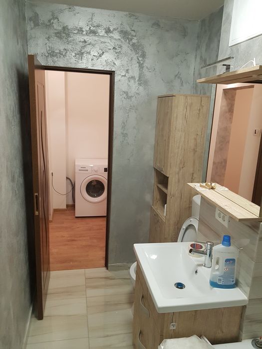 Apartament cu 2 Camere Zona centrala . Langa Scoala 10