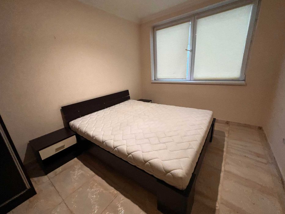 Дава се под наем Тристаен апартамент в София, Хладилника - 90 кв.м за 900 € - Снимка #1