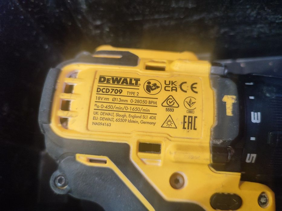 DeWALT DCD709, DCF887, батерия 4ah, зарядно и куфар