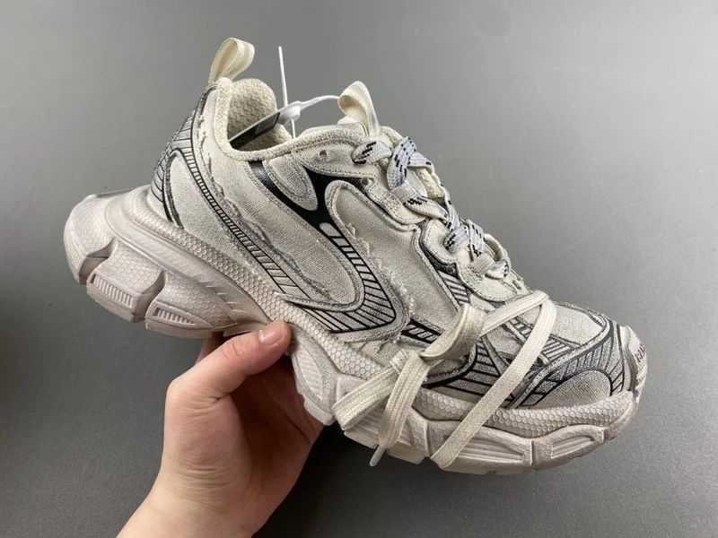 Balenciaga 3XL - Dark Grey/Black