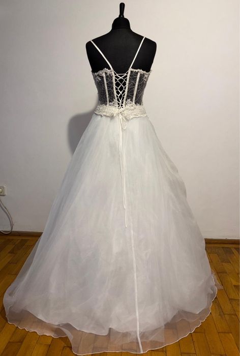 Vand rochie de mireasa 2 piese