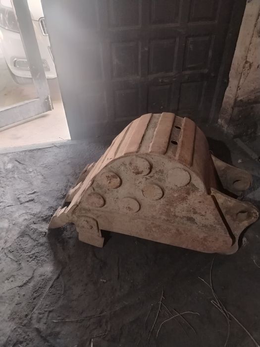 Ekskavotor kapcha sotiladi