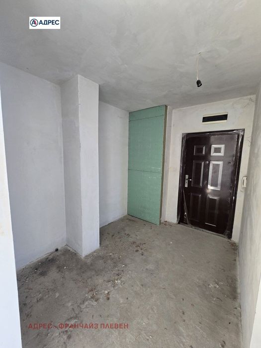 Продава се Тристаен апартамент в Плевен, Дружба 2 - 112 кв.м за 774 €/кв.м - Снимка #7