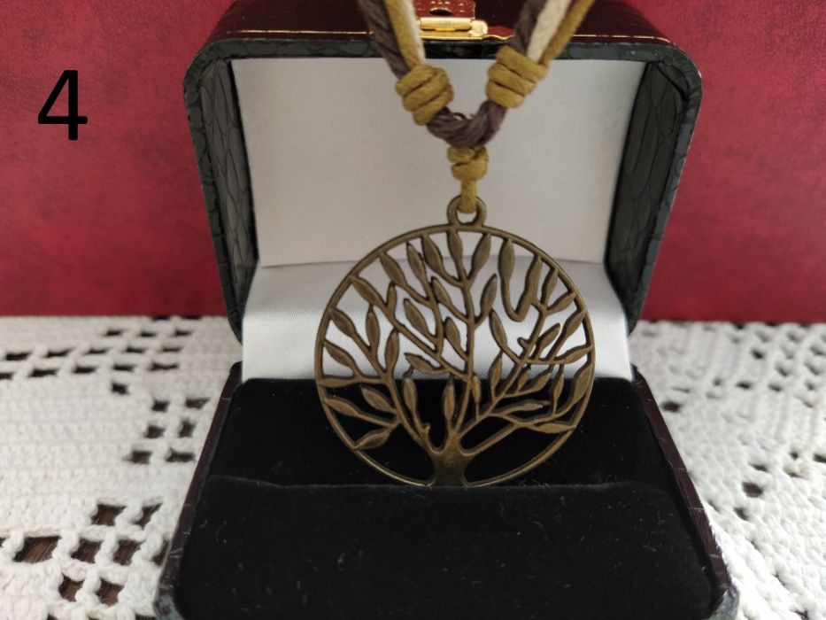 Лот бижута с камъни и перли