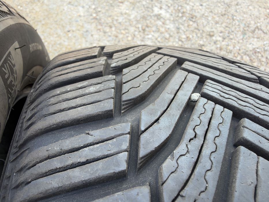 4бр. ОТЛИЧНИ Зимни Гуми С Борд 205/55R/16 -MICHELIN- DOT:4121- 7.0мм.+6.8мм.