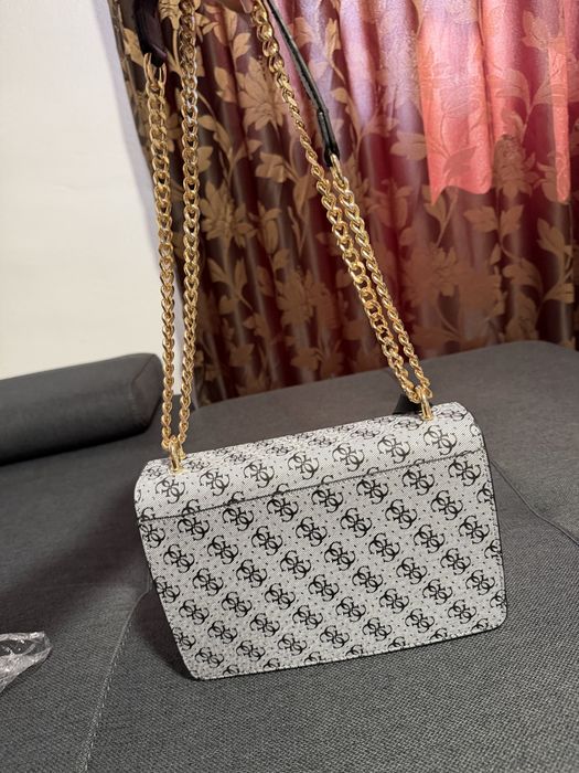 Geanta Guess noua