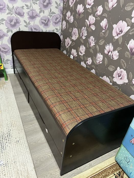 Продам кроваты 2 штуки