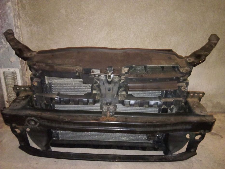 Маска с радиатори и греда VW Golf MK6