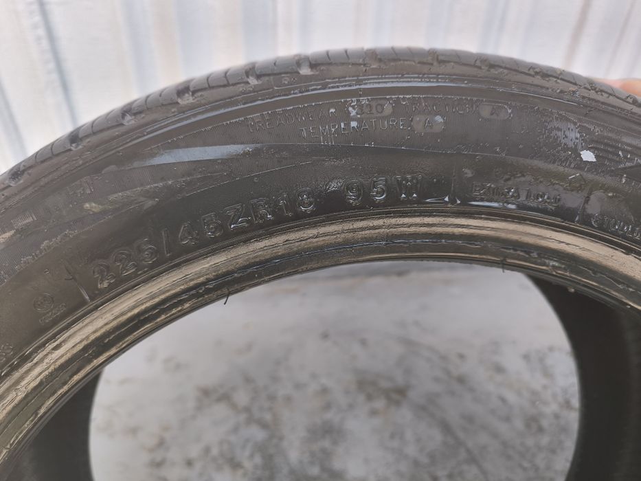 Vând anvelope de audi în stare impecabilă.