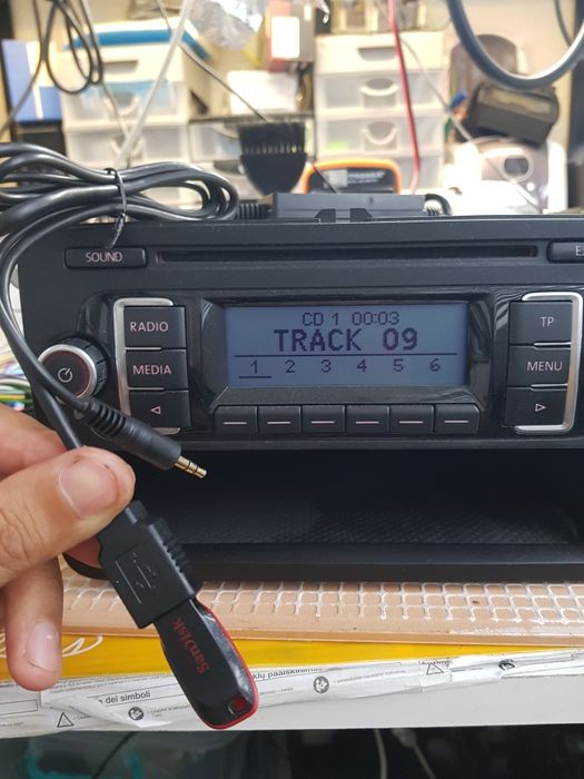 Interfată audio cu usb și aux mp3, inolcuieste magazia de cd-uri